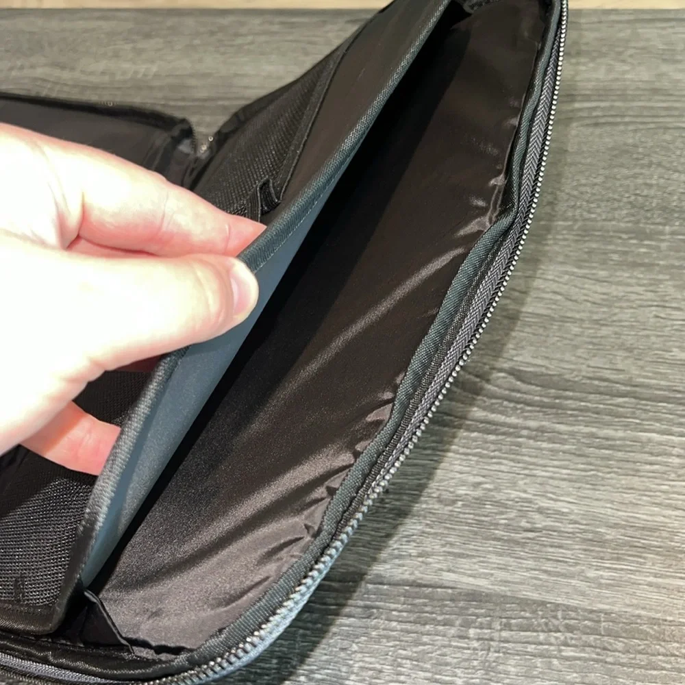 Bain x Miller tech folio. NWT